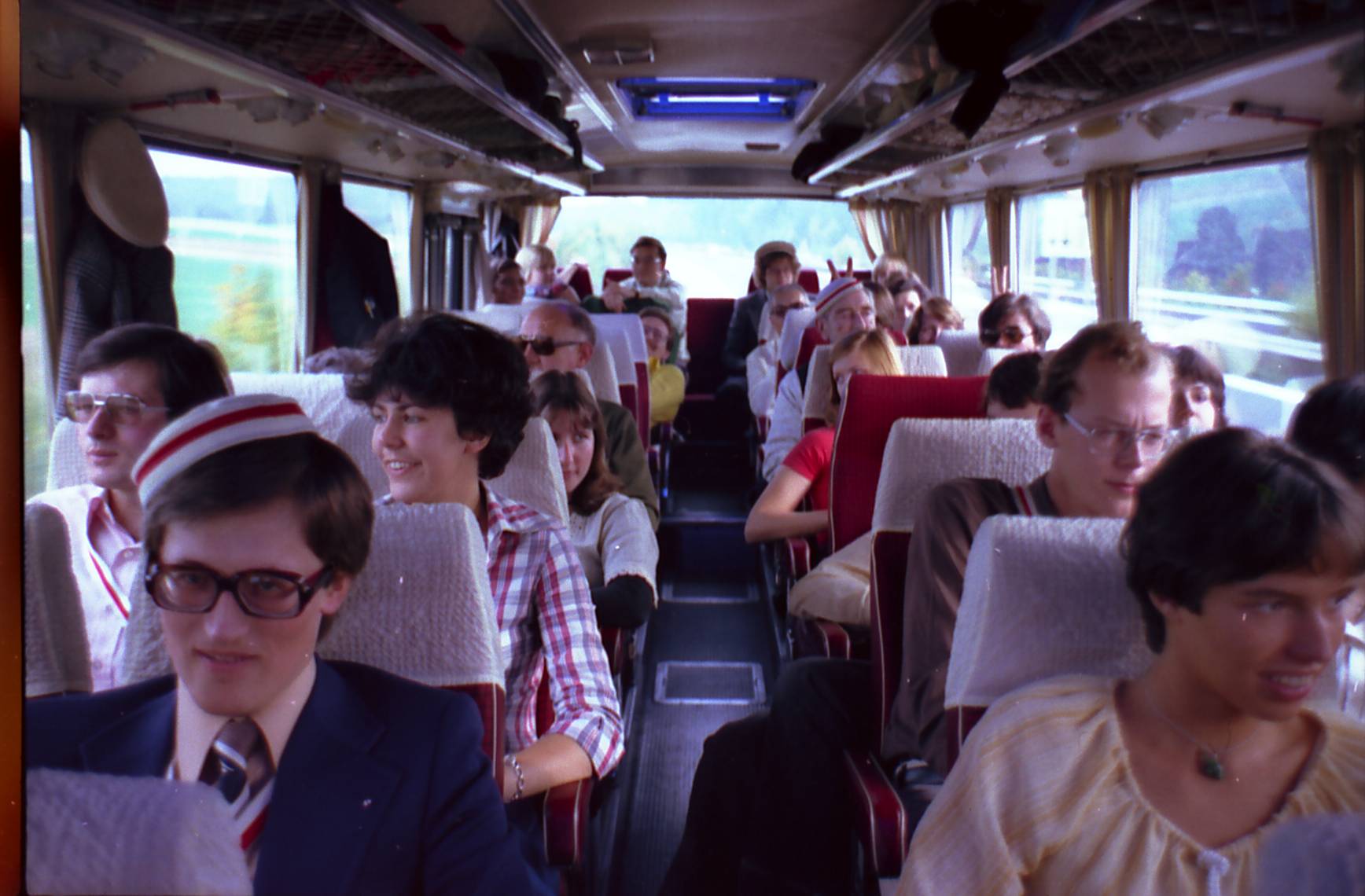1977 Weinfahrt, damals noch mit Bus